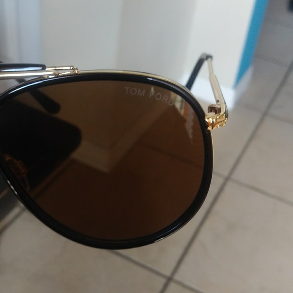 Tom Ford Sunglasses - Picture 4 of 5